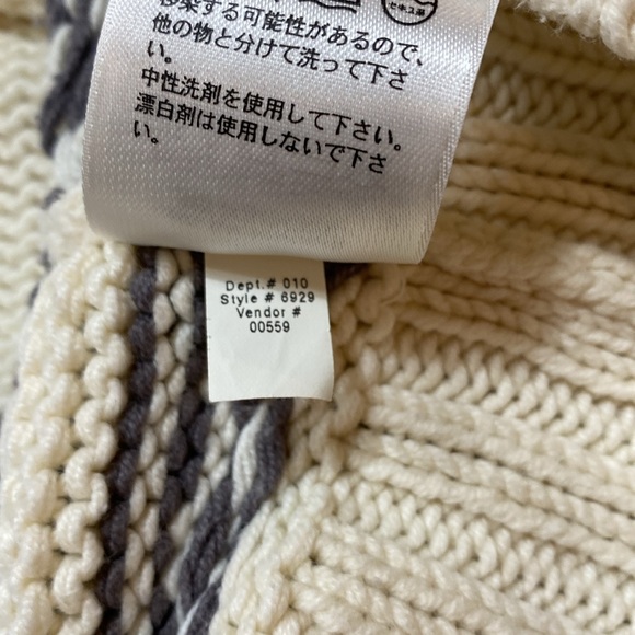 Eddie Bauer Woman’s Sweater Size L Cardigan Cream/Grey Snowflake Design - Picture 9 of 10